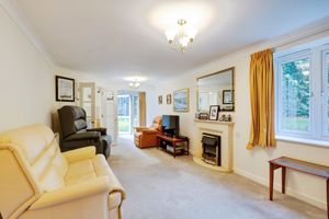 LIVING ROOM- click for photo gallery